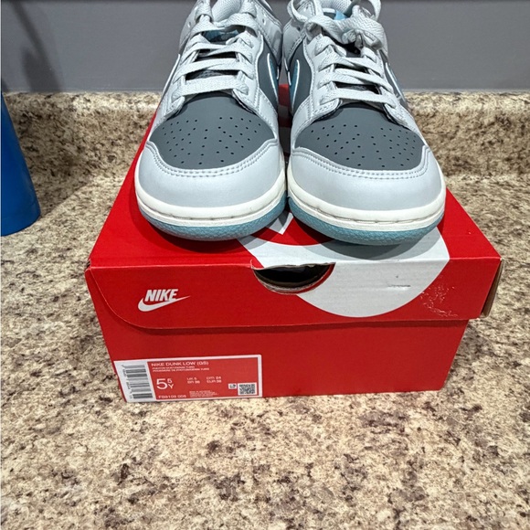 Nike Dunk Low Sneakers,‎ NEW, Size 5.5Y - Picture 11 of 12